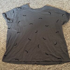 Maurices Gray Short Sleeve Tee with Black Accents